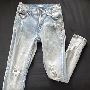 Refuge Light Wash Ripped Skinny Jeans